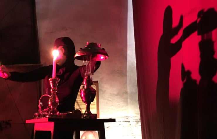 Spectacle de lanterne magique, Lampe à pétrole et bougie