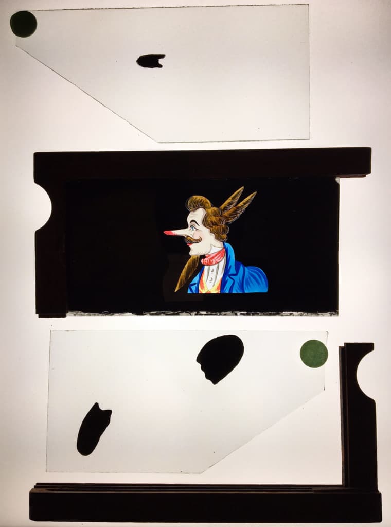 Démontage de plaque de lanterne magique mécanisée à 3 caches noirs répartis sur 2 plaques